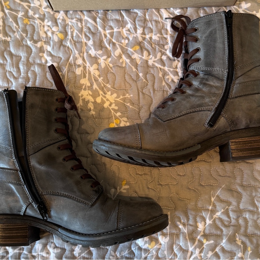 The Iconic Crave Boot from Taos in Steel grey leather - Picture 3 of 9